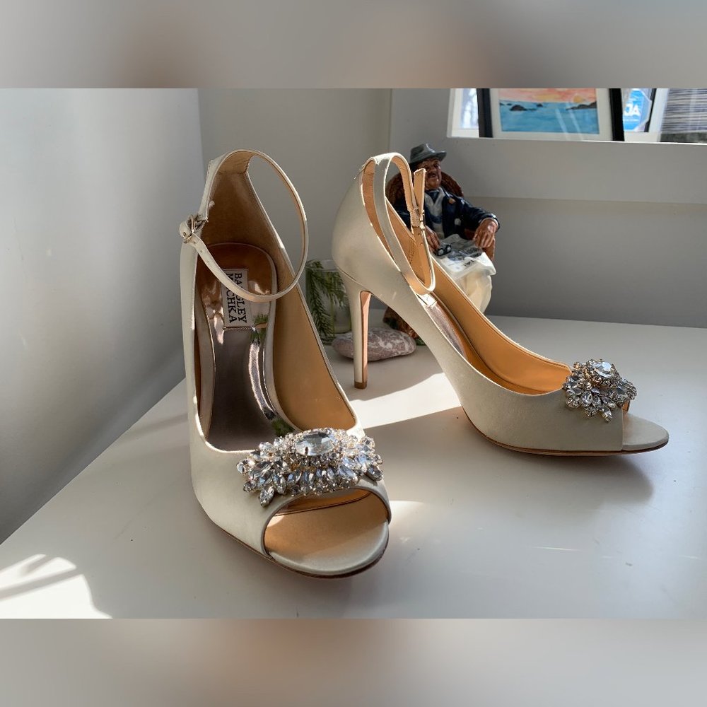 Badgley Mischka Ivory Kali Satin Ankle Strap Pumps